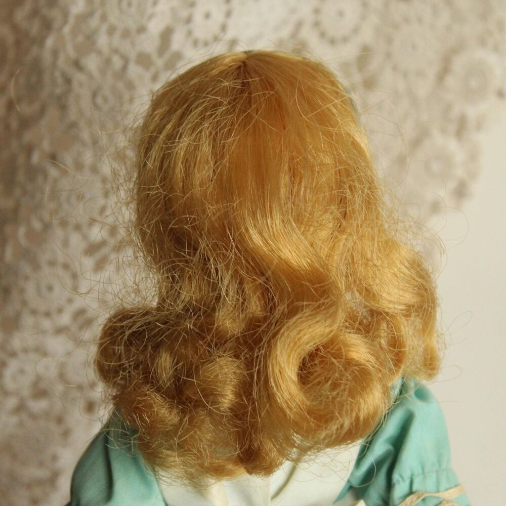 Vintage 1960s 1970s Madame Alexander Doll, Alice In Wonderland, Model # 1552 - Picture 8 of 13